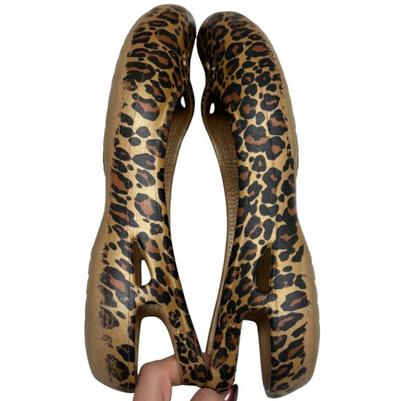 Crocs Kadee Women’s Leopard Print Flats – US 7 – Gently Used - Picture 9 of 13
